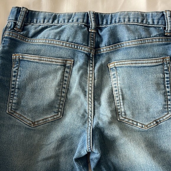 GapKids | Size 16 Regular Girls Mid Rise Jean Shorts - Picture 7 of 15